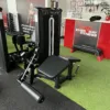 Posilovací stroj na nohy - Zakopávání vleže na cihličky (Horizontal Leg Curl)