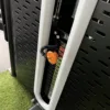 Posilovací stroj na nohy - Zakopávání vleže na cihličky (Horizontal Leg Curl)